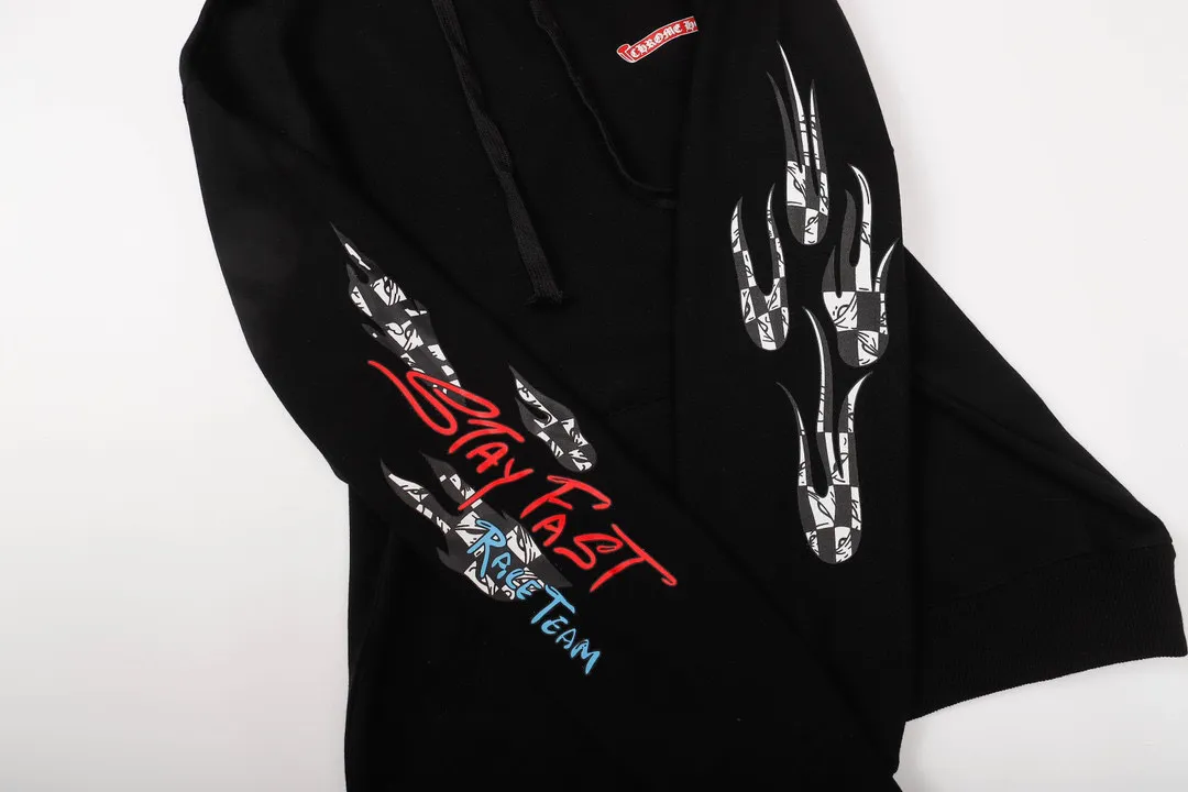 M33—P210 -Chrome Hearts/Chrome Hearts printed sweatshirt cardigan jacket -420 grams of high-density, high-quality wool, soft, delicate and skin-friendly, soft and silky to the touch, warm and skin-friendly -The hardware and zipper accessories are all customized and full of details -Colour: black -Size: S M L XL